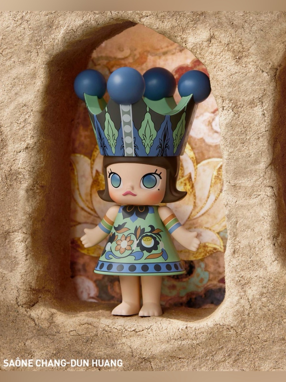 Pop Mart MEGA ROYAL MOLLY 100% Series 1 - Saone Chang Dun Huang